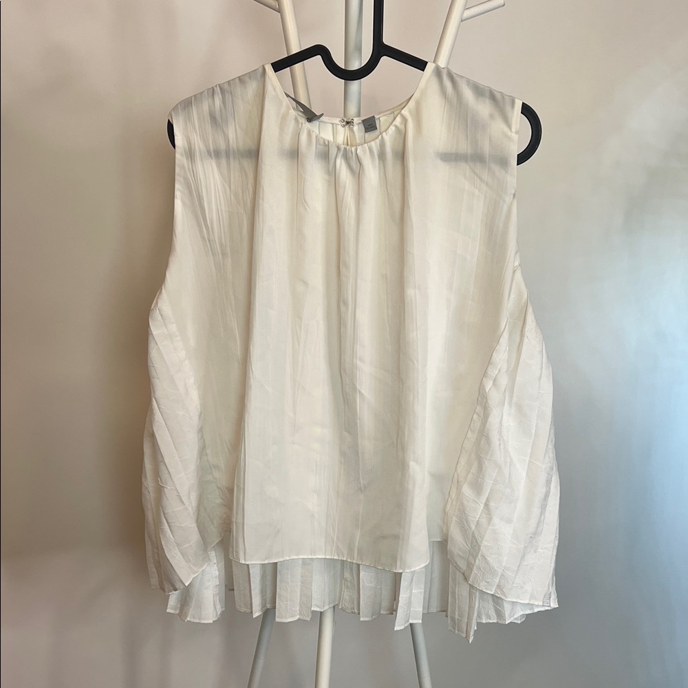 Chic Vince White Sleeveless Blouse size M